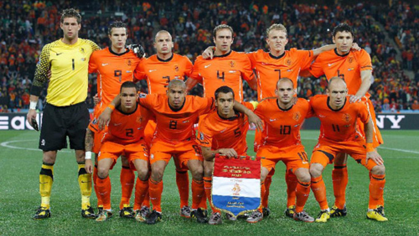 Nederlands Elftal 2010 Leeuwinnen Bij Wereldtitel Gehuldigd Met Rondvaart In Amsterdam Foto Nederlands Elftal 2010 Leeuwinnen Bij Wereldtitel Gehuldigd Met Rondvaart In Amsterdam Foto